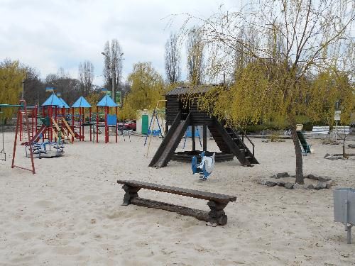 Детская площадка у Ахтамара