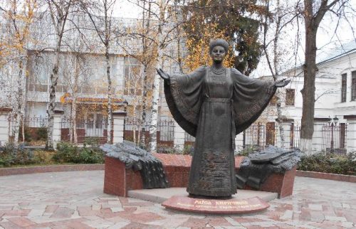 Памятник Раисе Кириченко