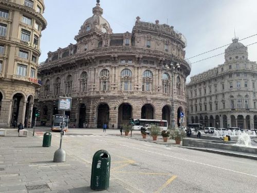 Палаццо делла Борса в Генуе